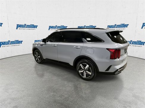 Used 2023 Kia Sorento EX image 8