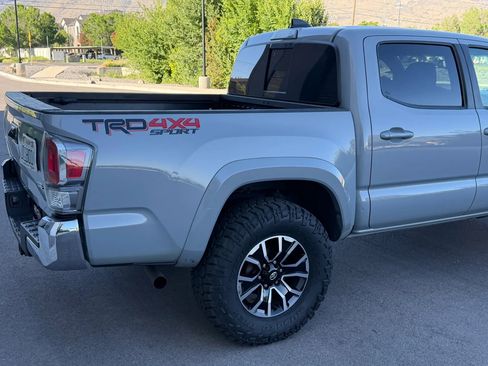 Used 2021 Toyota Tacoma TRD Sport AWD/4WD image 26