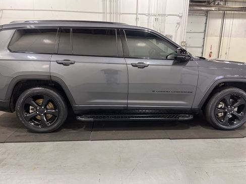 Used 2023 Jeep Grand Cherokee L Laredo image 9