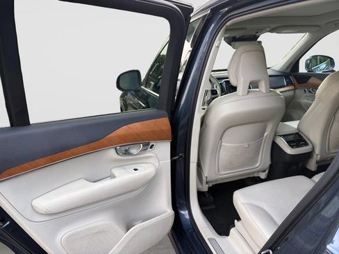 Used 2021 Volvo XC90 T6 Momentum w/ Advanced Package AWD/4WD image 14