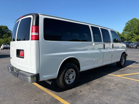 Used 2017 Chevrolet Express 3500 LT w/ LT Preferred Equipment Group RWD image 6