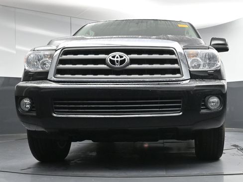 Used 2017 Toyota Sequoia SR5 image 25