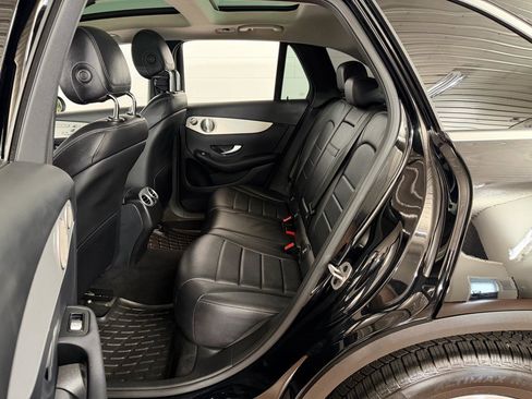 Used 2021 Mercedes-Benz GLC 300 4MATIC image 26