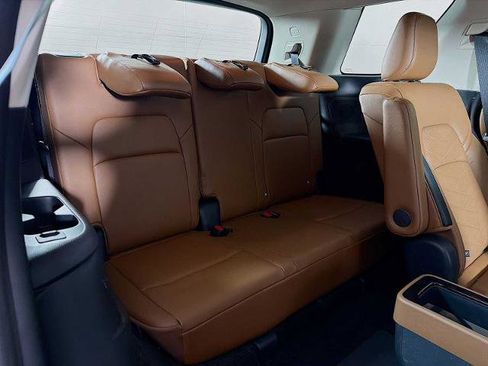 Certified 2024 Nissan Pathfinder Platinum AWD/4WD image 25