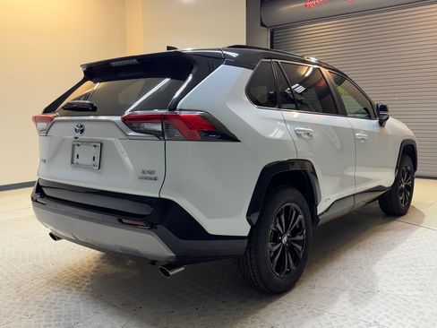 Used 2022 Toyota RAV4 XSE AWD/4WD image 9