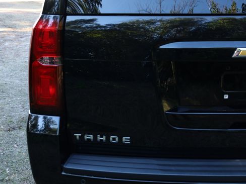 Used 2017 Chevrolet Tahoe LT image 22