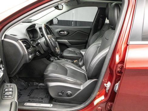 Used 2021 Jeep Cherokee Limited image 6