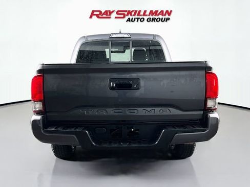 Used 2018 Toyota Tacoma SR image 6