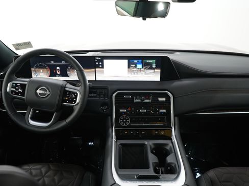 Used 2025 Nissan Armada Platinum Reserve AWD/4WD image 18