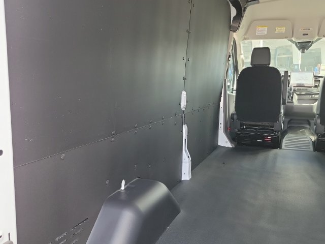 New 2026 Ford Transit 250 148 Medium Roof w/ Load Area Protection Package RWD image 9