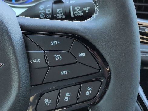 Used 2026 Chrysler Pacifica Limited w/ S Appearance Package FWD image 24