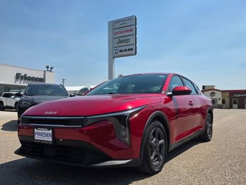Used 2025 Kia K4 FWD image 1