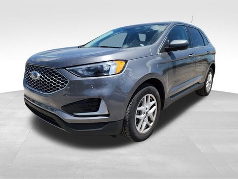 Used 2023 Ford Edge SEL image 3