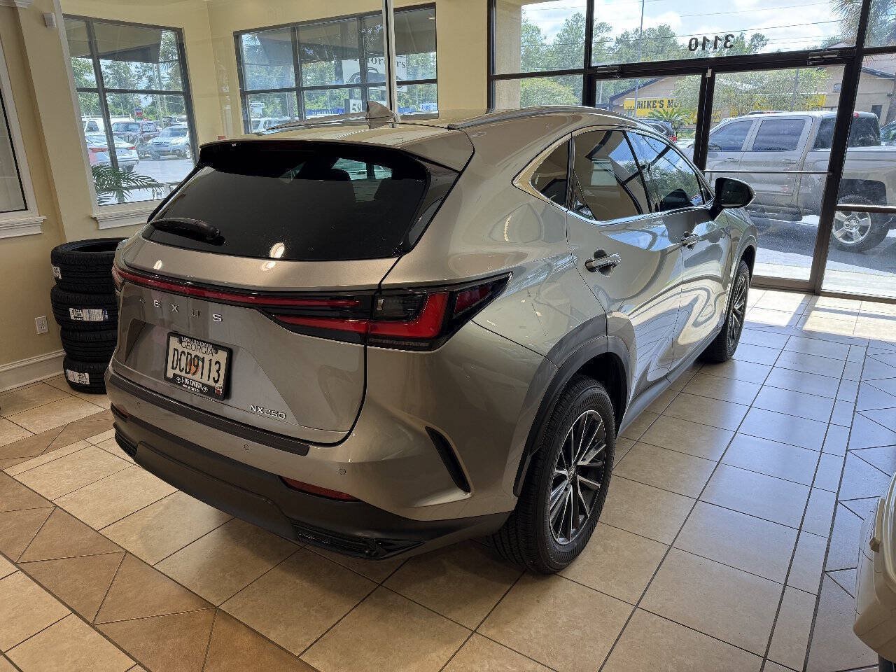 Used 2024 Lexus NX 250 FWD image 4