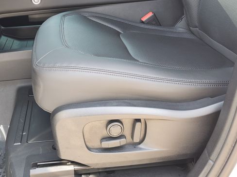 Certified 2025 Land Rover Defender 110 S image 25