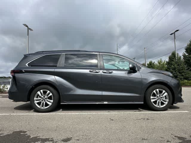 Used 2025 Toyota Sienna XLE w/ XLE Plus Package AWD/4WD image 3