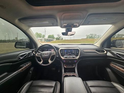 Used 2021 GMC Acadia Denali w/ Denali Technology Package FWD image 12
