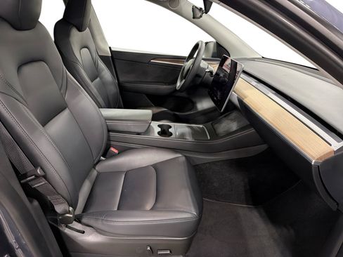 Certified 2023 Tesla Model Y Long Range AWD/4WD image 13