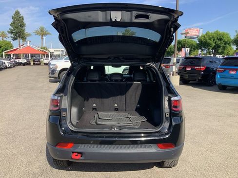 Certified 2024 Jeep Compass Trailhawk AWD/4WD image 7
