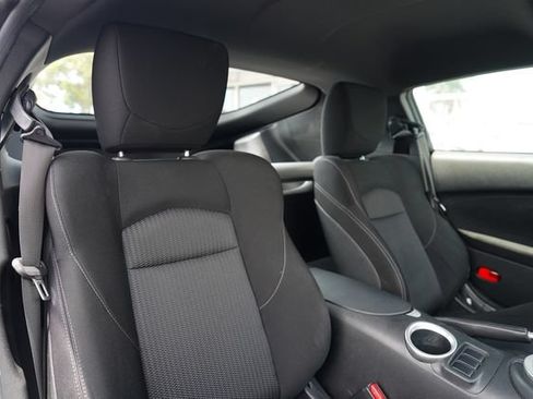 Used 2009 Nissan 370Z Coupe RWD image 12