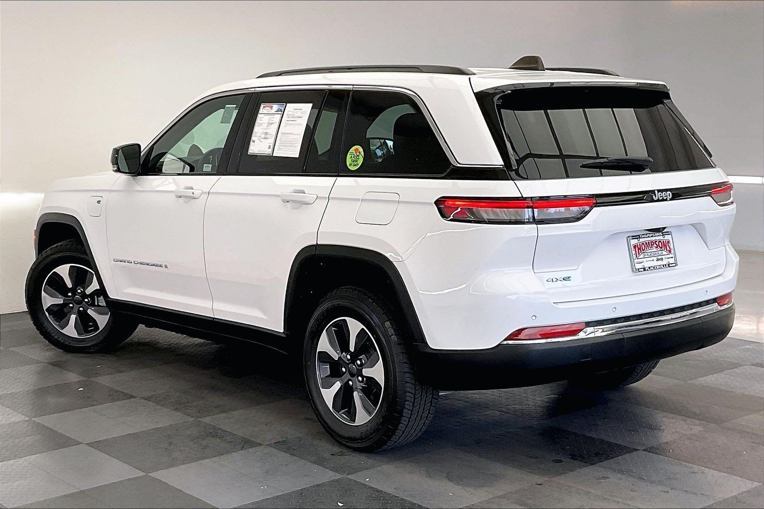 Used 2024 Jeep Grand Cherokee Limited 4xe AWD/4WD image 10