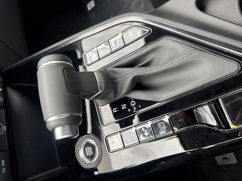 New 2026 Kia Niro EX FWD image 12