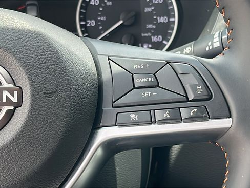 Used 2025 Nissan Sentra SR FWD image 18