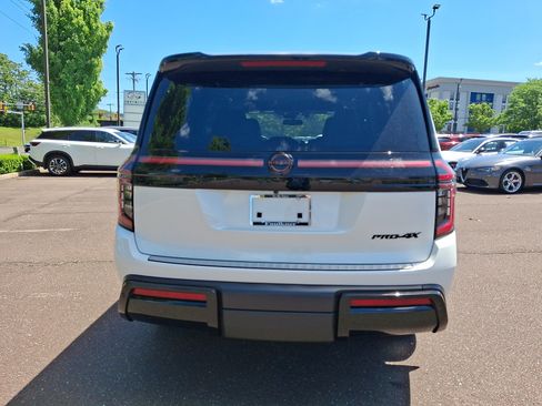 Used 2026 Nissan Armada PRO-4X w/ Captain's Chari Seat Package AWD/4WD image 5