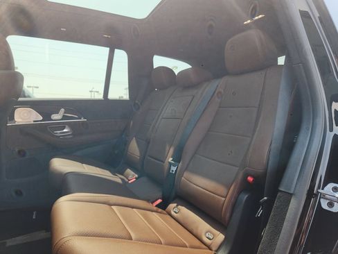 Used 2025 Mercedes-Benz GLS 450 4MATIC image 4