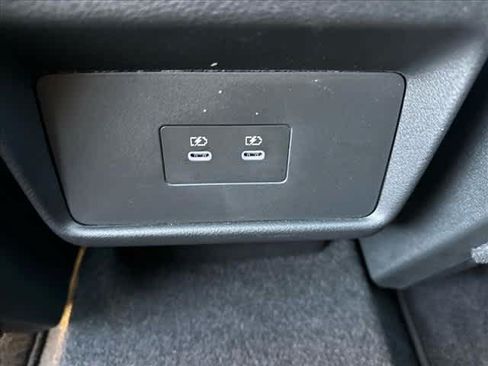 Used 2025 Nissan Rogue SV w/ SV Premium Package FWD image 11