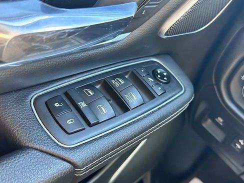 Used 2021 RAM 1500 Laramie AWD/4WD image 19