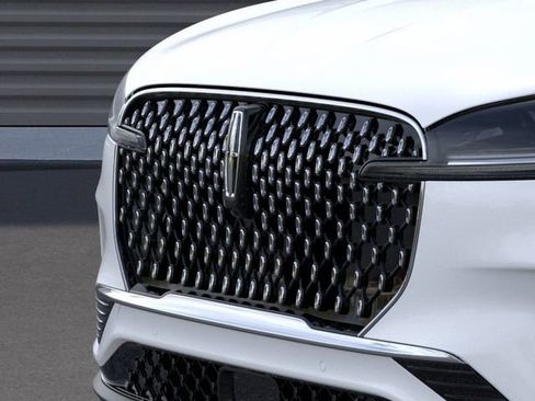 New 2026 Lincoln Aviator 2WD image 17