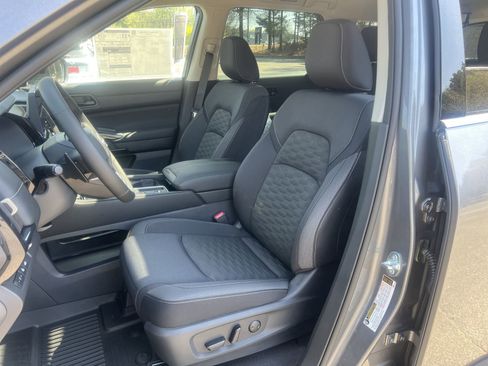 New 2026 Nissan Pathfinder SV image 16