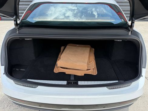 Used 2023 Lucid Air Touring AWD/4WD image 32