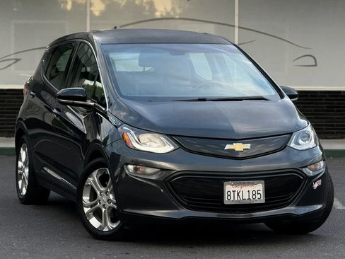 Used 2017 Chevrolet Bolt LT FWD image 3