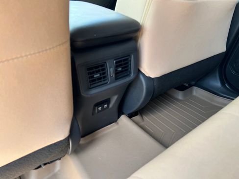 Used 2019 Toyota RAV4 XLE w/ Convenience Package FWD image 21