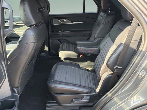 New 2026 Ford Explorer ST-Line w/ ST-Line Street Pack AWD/4WD image 25