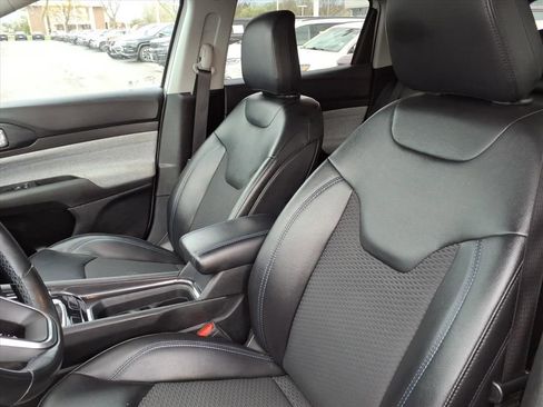 Certified 2022 Jeep Compass Latitude w/ Convenience Group image 10