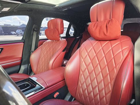 Used 2023 Mercedes-Benz S 580 4MATIC Sedan w/ AMG Line image 18