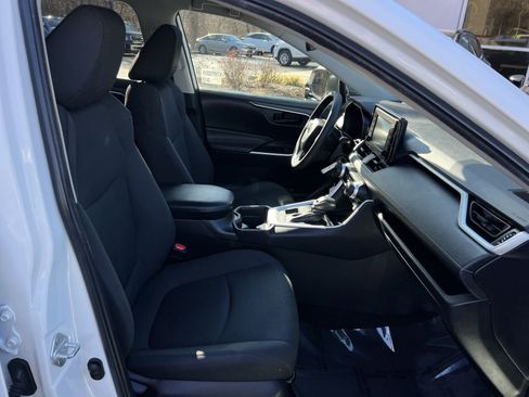 Used 2020 Toyota RAV4 LE image 24