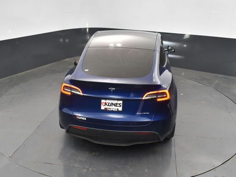 Used 2020 Tesla Model Y Long Range AWD/4WD image 25