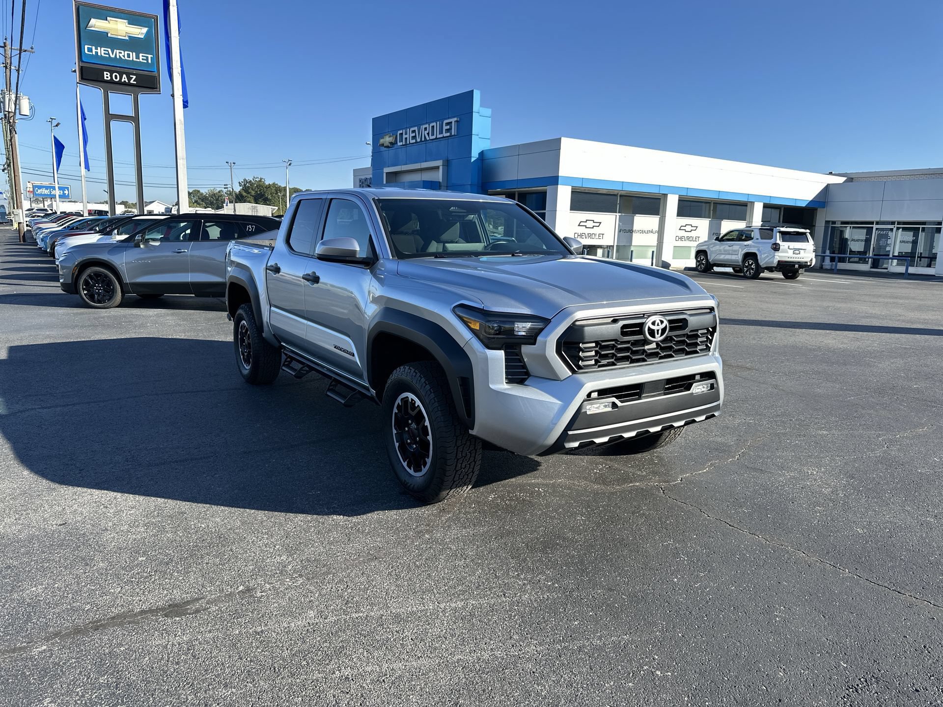 Used 2024 Toyota Tacoma TRD Off-Road AWD/4WD image 1