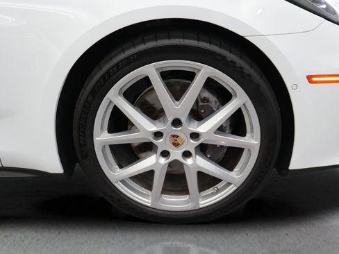 Used 2024 Porsche Panamera image 6