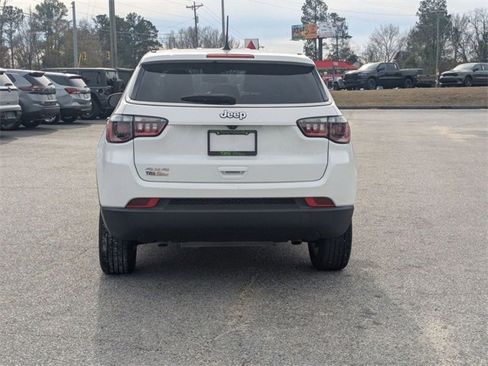 Used 2025 Jeep Compass Sport image 7