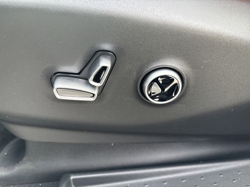 New 2026 Chrysler Pacifica Pinnacle AWD/4WD image 21