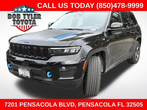 Used 2024 Jeep Grand Cherokee Trailhawk image 1