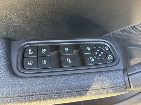 Used 2025 Porsche Cayenne E-Hybrid Coupe image 18