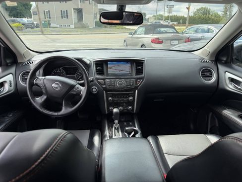 Used 2020 Nissan Pathfinder SL AWD/4WD image 26