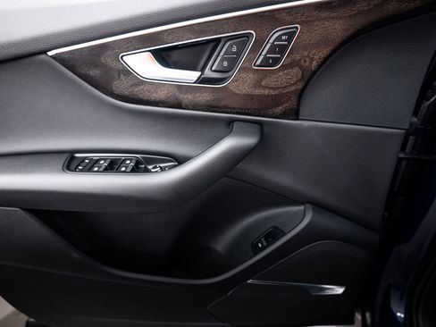 Used 2020 Audi Q7 3.0T Prestige w/ Prestige Package image 14