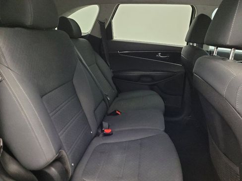 Used 2019 Kia Sorento L FWD image 19